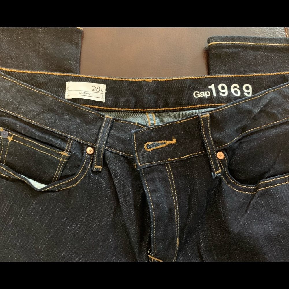 28 short curvy bootcut / flare jeans